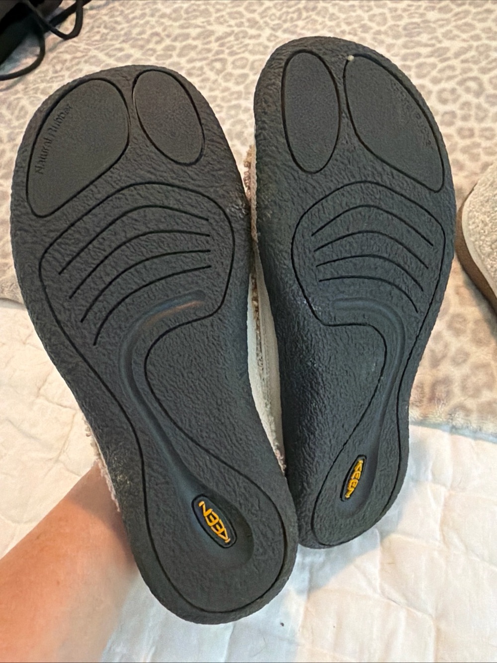 Two Pairs Keen Women’s Howser II & Howser III Slide Fleece Birch Taupe US11 EU42 - Picture 3 of 12